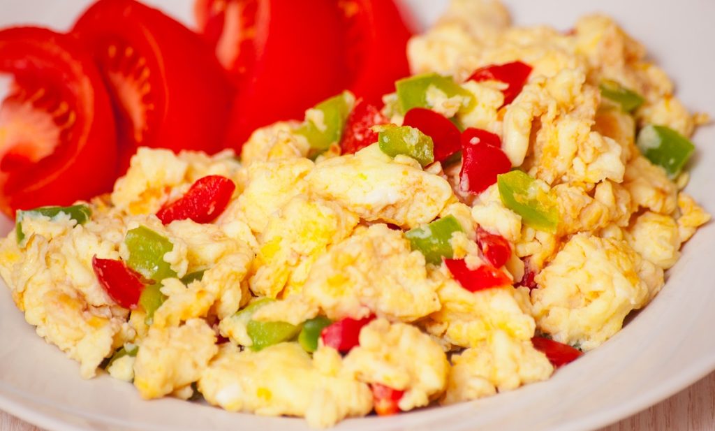 Scrambled eggs with veggies