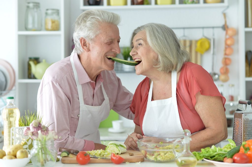 Seniors enjoying healthy eating